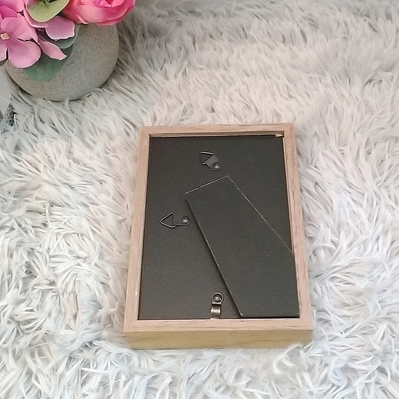 Brand New 4x6 Wooden Picture Frame - Picture 2 of 4